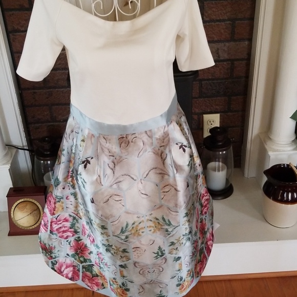 REFLECTION OF CHARACTER ❣️Ted Baker! Absolutely gorgeous dress, size 2 NWT - Picture 4 of 8